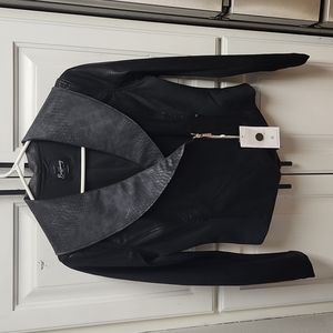 Buffbunny Khaleesi Coat - Black - Small - NWT